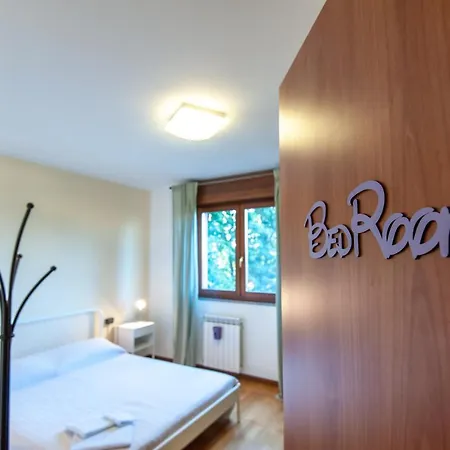Guest house Monica Casa *